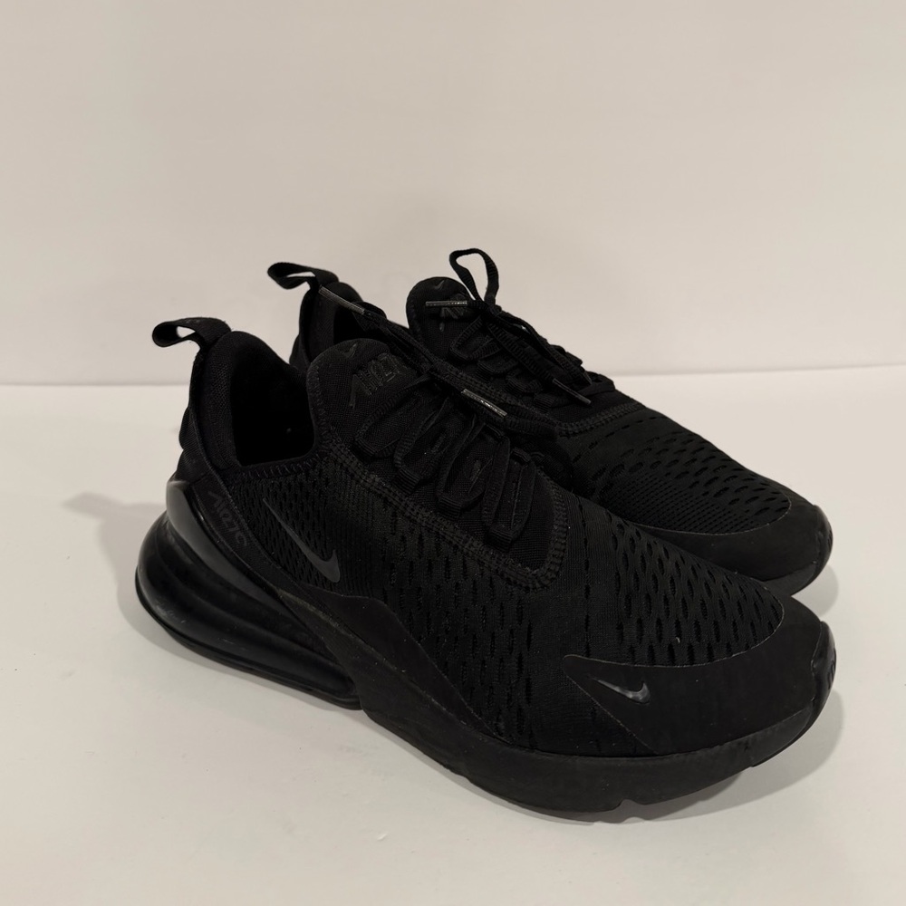 Nike woman Black Athletic Sneakers